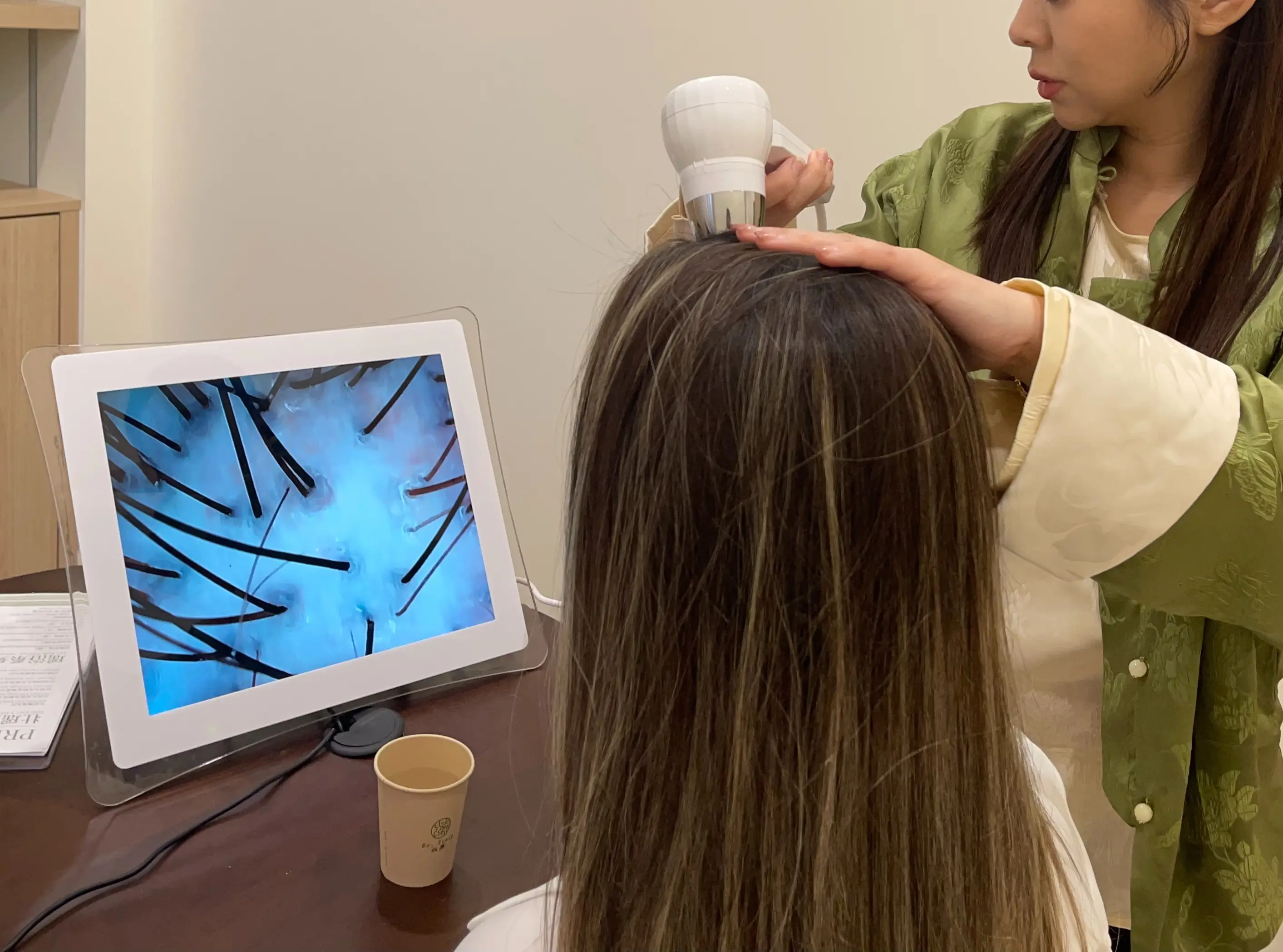 Dr.Scalp 的专业数码头皮检测